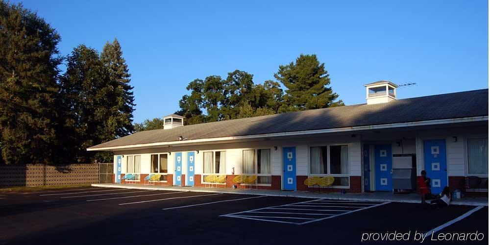 Budgetel Inn Glens Falls-Lake George-Saratoga Exteriör bild