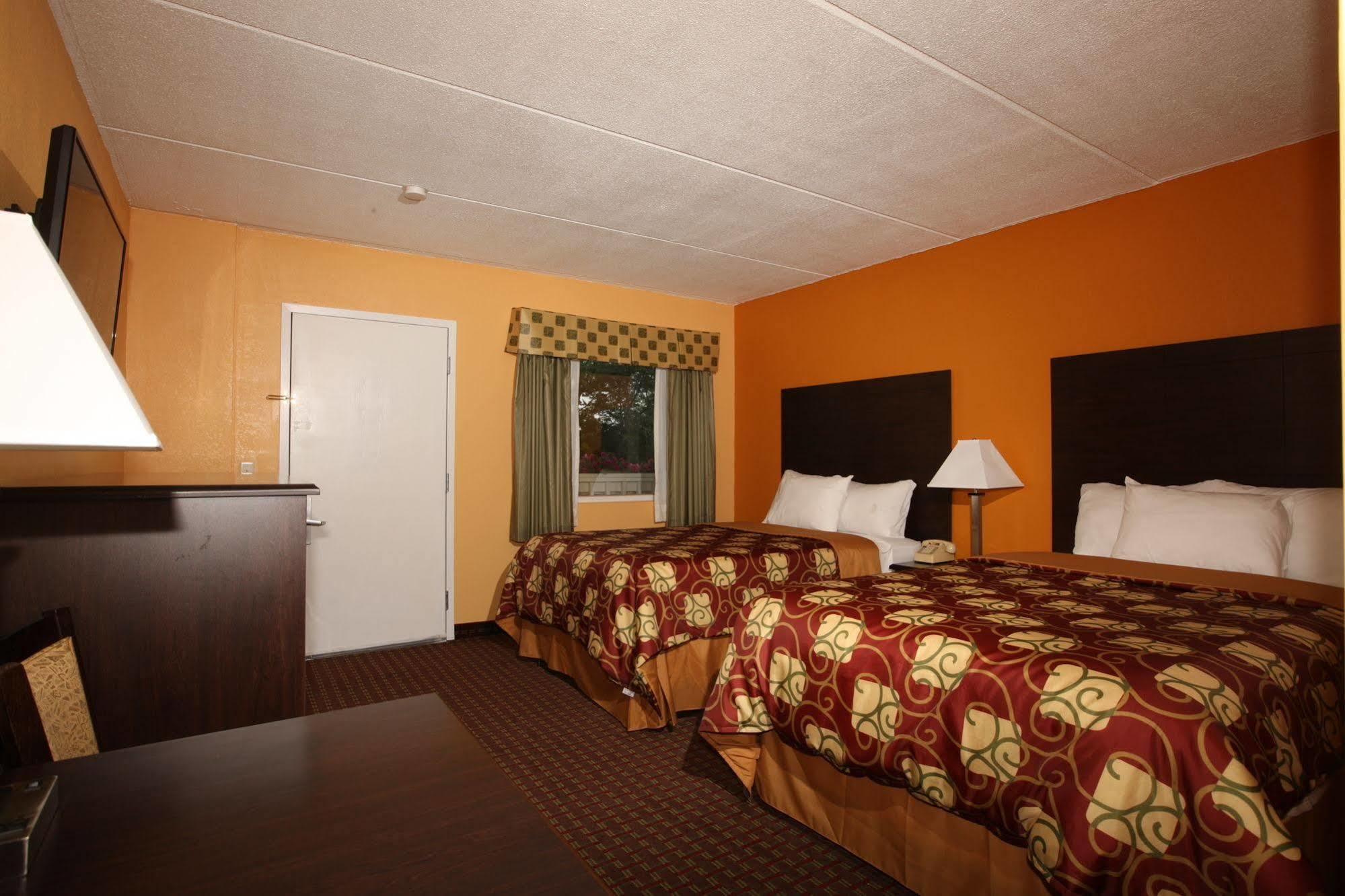 Blue Sky Inn Glens Falls-Saratoga-Lake George Exteriör bild
