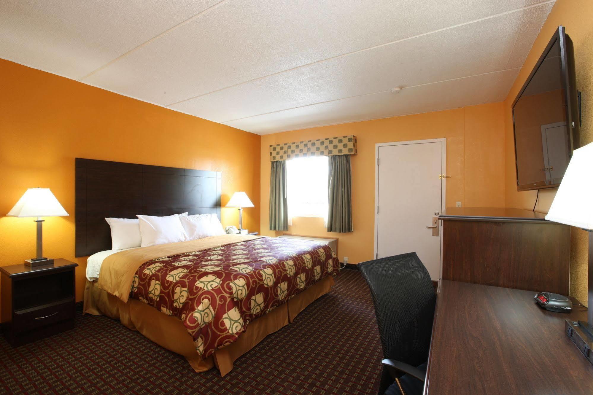 Blue Sky Inn Glens Falls-Saratoga-Lake George Exteriör bild